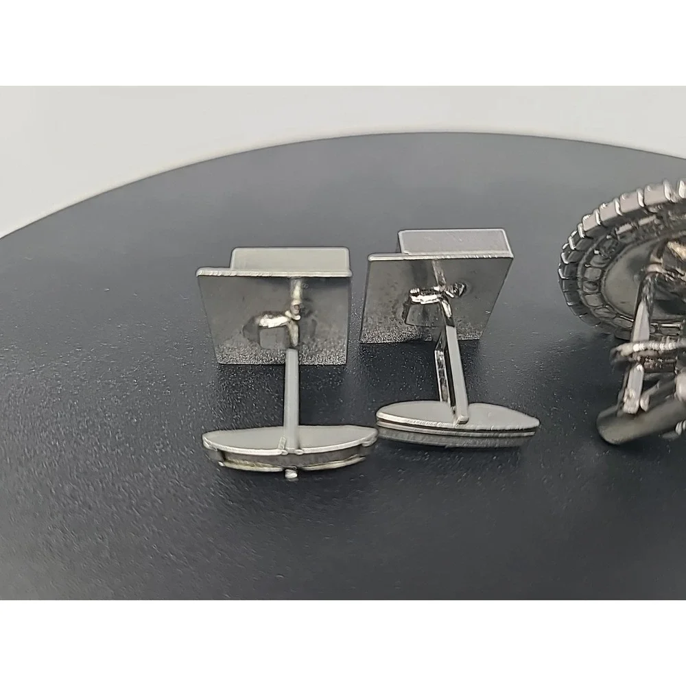 Two Sets Of Vintage Cufflinks‎